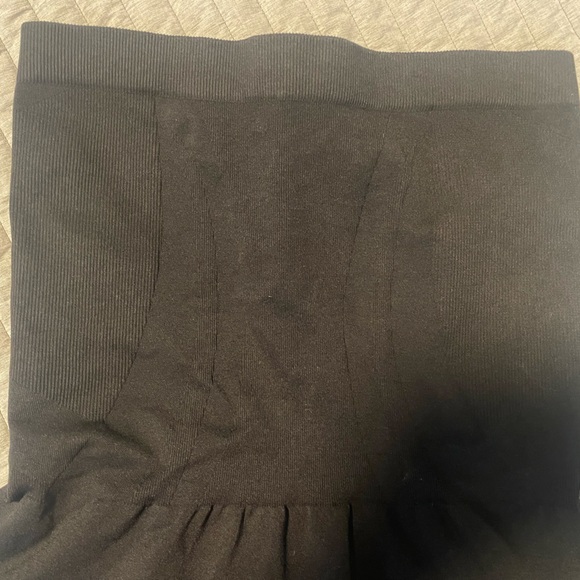 Black Blanqi maternity shorts - Picture 2 of 5